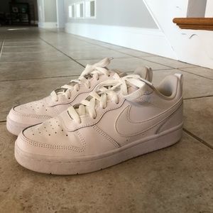 WHITE NIKE AIR FORCE ONES